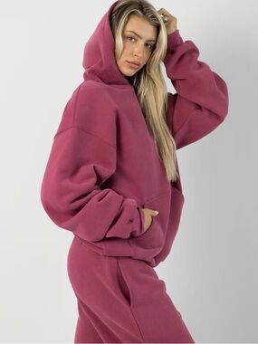 Comfrt minimalist hoodie berry small